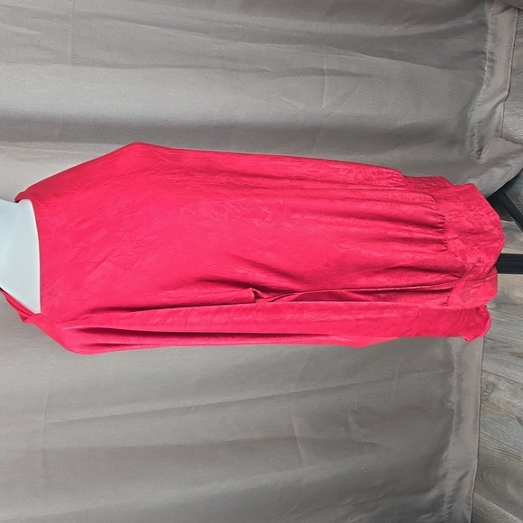 Diane Kroe red sheen dolman long sleeve boat neck top, size small - Picture 4 of 9